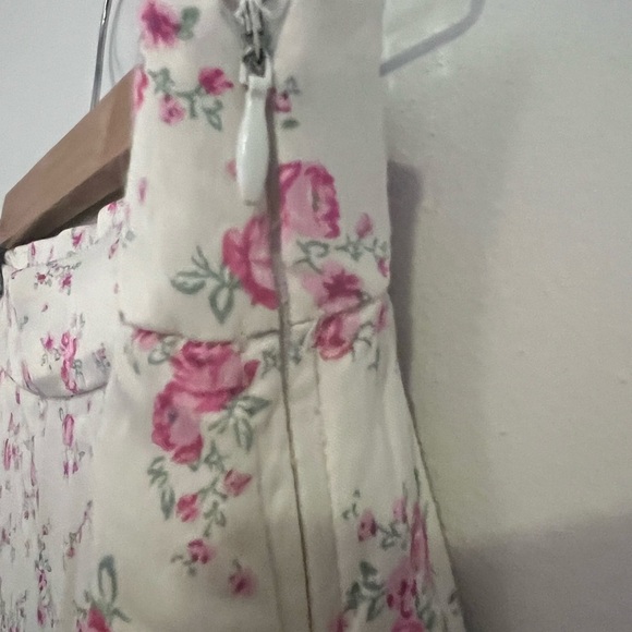 ZARA CREAM FLORAL TIE HALTER NECK SATIN EFFECT CROP TOP SIZE LARGE - Picture 10 of 11